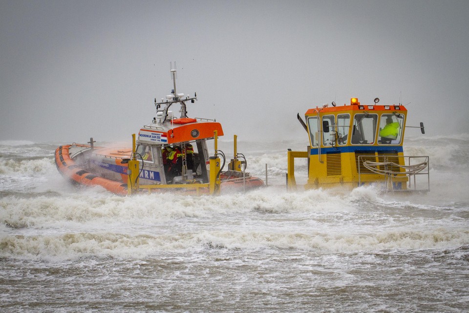 De Noordwijkse reddingsboot in actie.