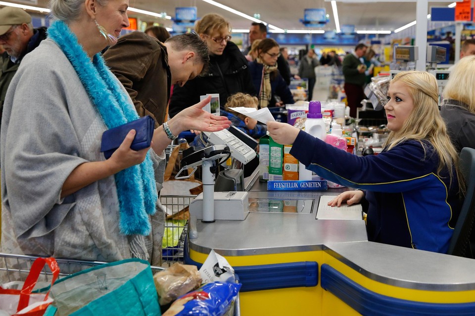 Supermarktmanagers in Katwijk vrezen voor grote drukte voor Kerst en willen de klandizie meer spreiden.
