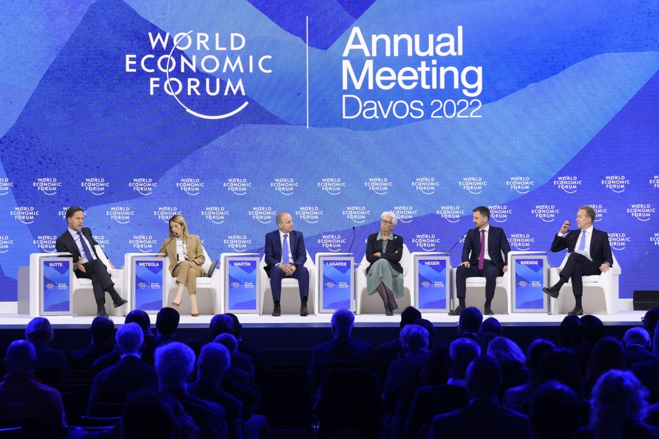 Minister president Mark Rutte dit jaar bij het World Economic Forum in een (openbare) discussie met andere politici.