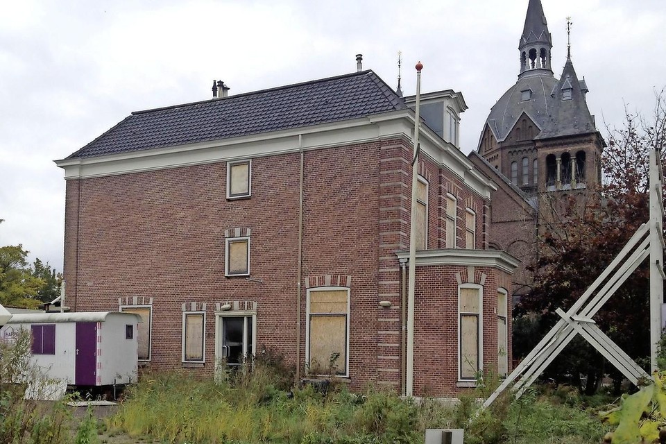 Het rectorhuis aan de Zoeterwoudse Hoge Rijndijk.
